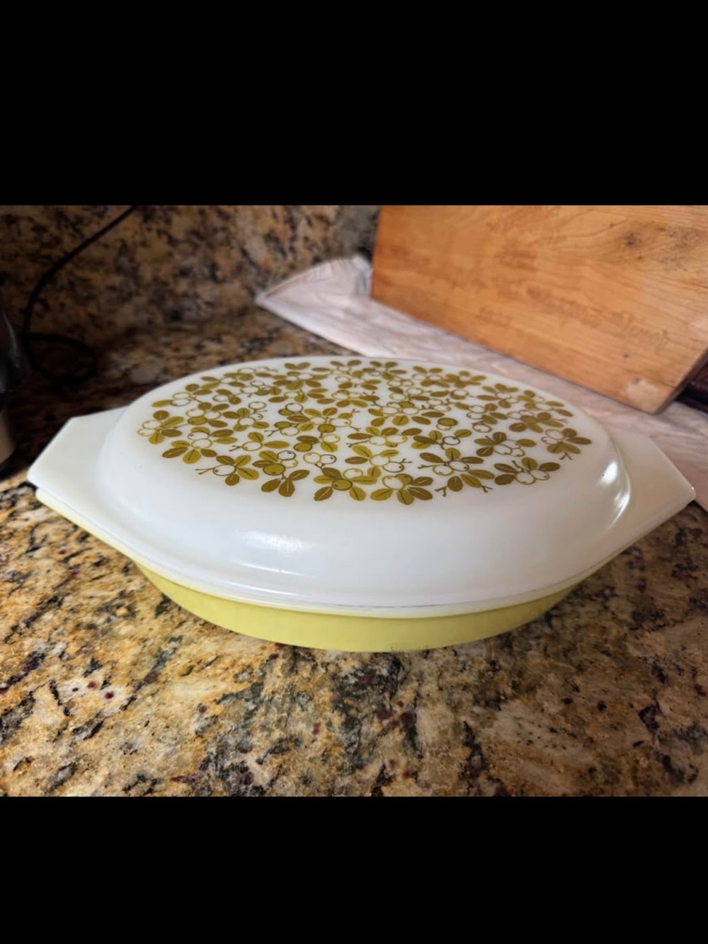Pyrex ‘Verde Cinderella’ 1.5 Qt Divided Dish
